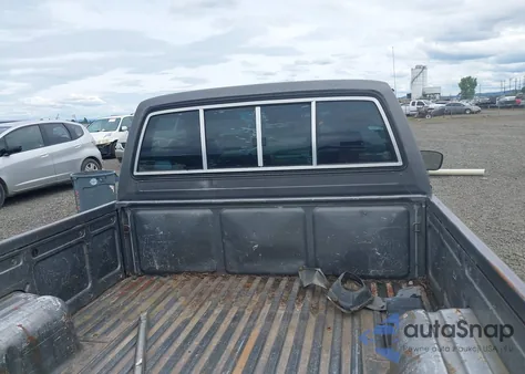 1986 Toyota Pickup 1/2 Ton Rn55 Dlx from USA, damaged, VIN JT4RN55D1G0214586